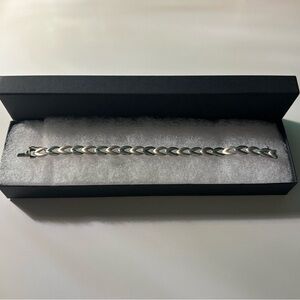 Vintage 7” sterling silver two toned bracelet like new